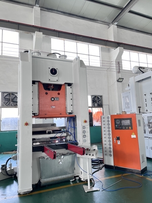 LK-T80 খাদ্য কন্টেইনার অ্যালুমিনিয়াম ফয়েল Punching স্বয়ংক্রিয় Mitsubishi পিএলসি তৈরীর মেশিন