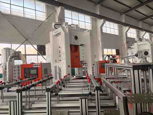 অ্যালুমিনিয়াম ফয়েল কন্টেইনার তৈরির মেশিন গোলাকার আকৃতির গন্ধহীন খাদ্য প্যাকেজিং