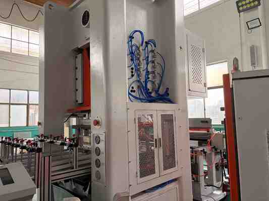 এলকে-টি৮০ অ্যালুমিনিয়াম ফয়েল কনটেইনার মেশিন, যা ২০ মিনিটেরও কম সময়ে ছাঁচ পরিবর্তন করে, ঘণ্টায় ১২০০০ পিসি উৎপাদন ক্ষমতা এবং উচ্চ নির্ভুলতা সম্পন্ন ইস্পাত নির্মাণ