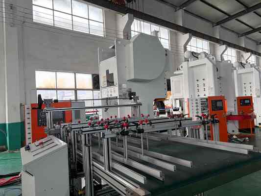 LK-T80 অটোমেটিক বারবিকিউ 250ml অ্যালুমিনিয়াম ফয়েল খাদ্য পাত্রে তৈরি মেশিন